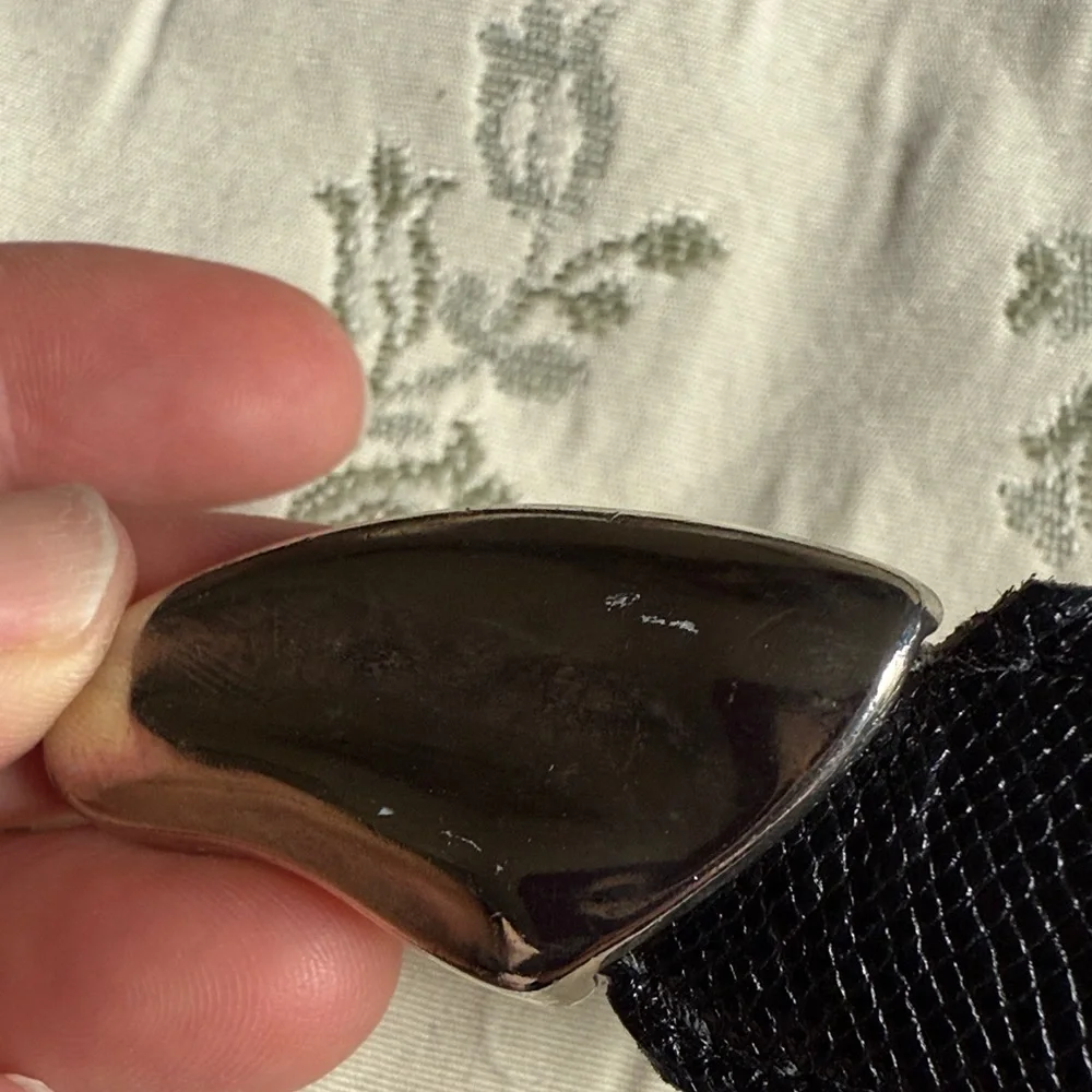 Black Leather Belt with Silver Buckle and Multicolor Accents Vintage Small. - Picture 17 of 17